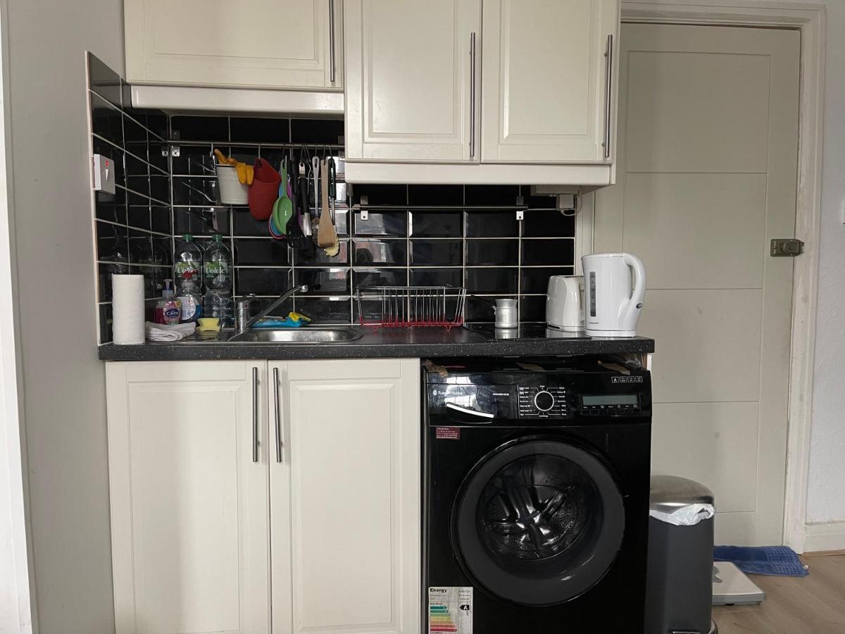Flat Finchley Rd Nw11 * Лондон